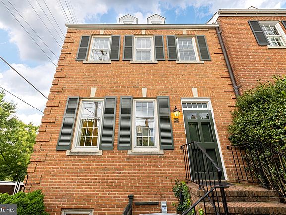 3rd image of 600 S Lee St