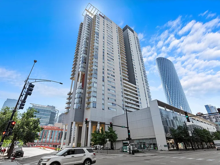 737 W Washington Blvd #2804 — Photo 1