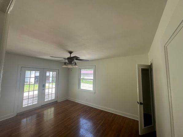 867 Crown Point Ave, Gadsden, AL 35901