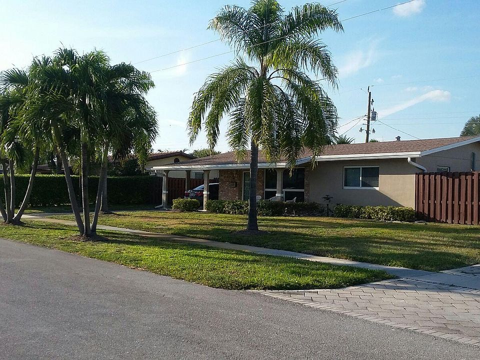 1st image of 421 SE 3rd Ct