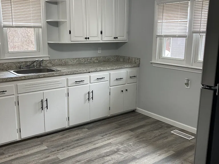 10 Phelps Ln — Photo 23