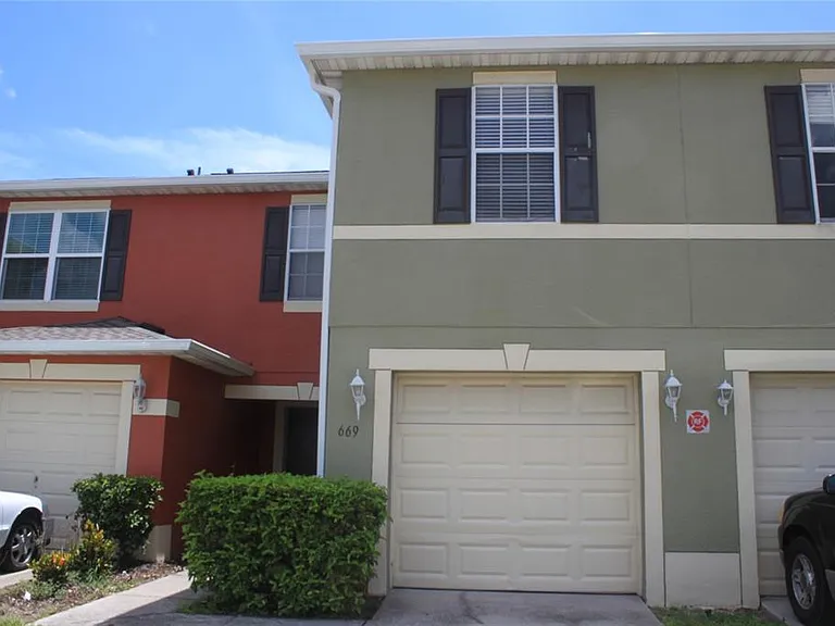 669 Cresting Oak Cir #30 — Photo 1