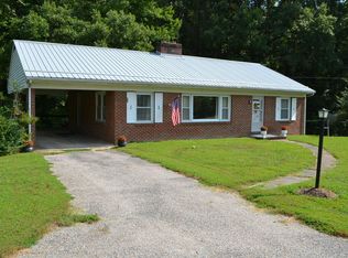 82 Rock Creek Rd, Cumberland, VA 23040