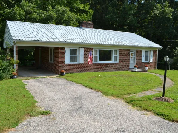 82 Rock Creek Rd, Cumberland, VA 23040