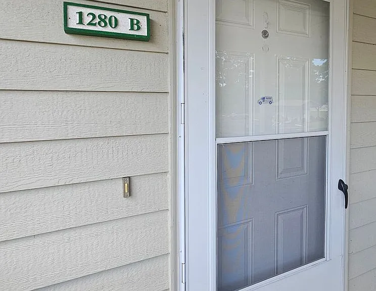 1280 White Tree Ln #B — Photo 2