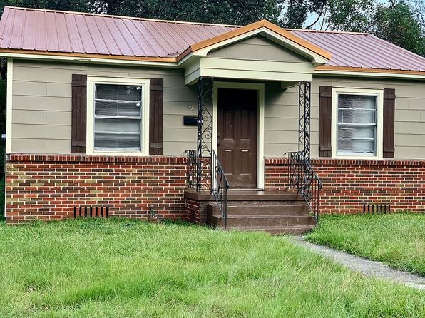 62 Macks St