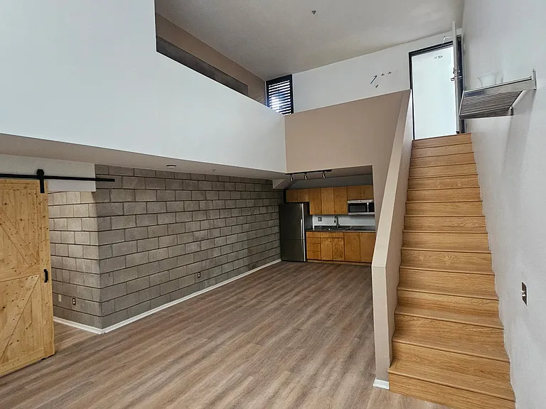 1944 State St #2 — Photo 1