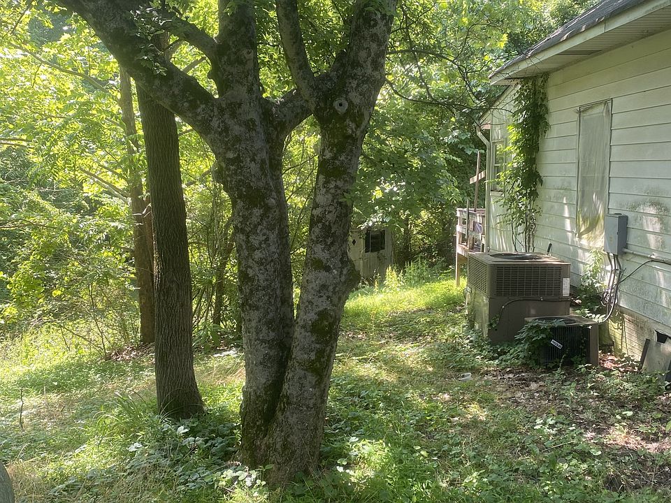 2nd image of 1824 Highway 31 W