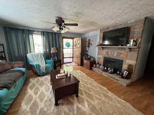 1902 White Oak Br, West Liberty, KY 41472