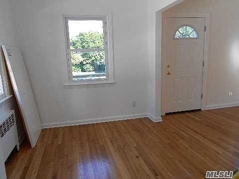 2nd image of 185 Daytona St