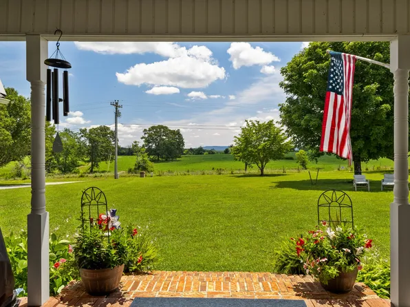 2325 Old Well Rd, Morrison, TN 37357