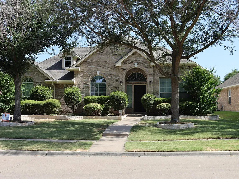 1548 Idlewild Dr — Photo 1