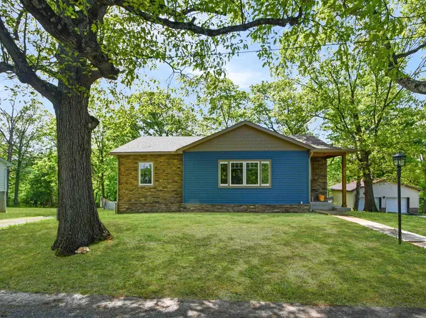 1114 Harvatis St, Morgantown, WV 26508