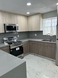 5160 SW 40th Ave APT 27D, Dania Beach, FL, 33314