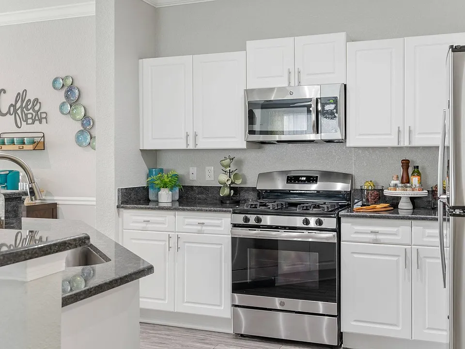 The Grand Reserve at Tampa Palms Apartments