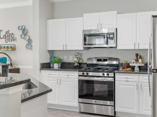 The Grand Reserve at Tampa Palms Apartments