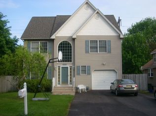 34 Fairview Ave, Edison, NJ 08817