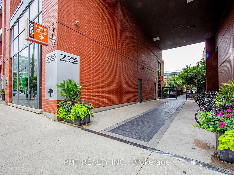 775 King St W #514 — Photo 36