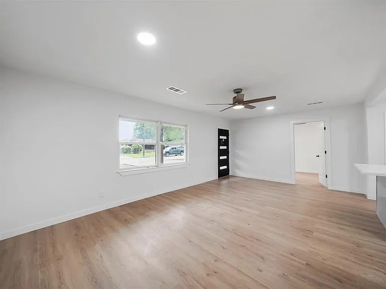 5127 Ditmas Ln — Photo 30