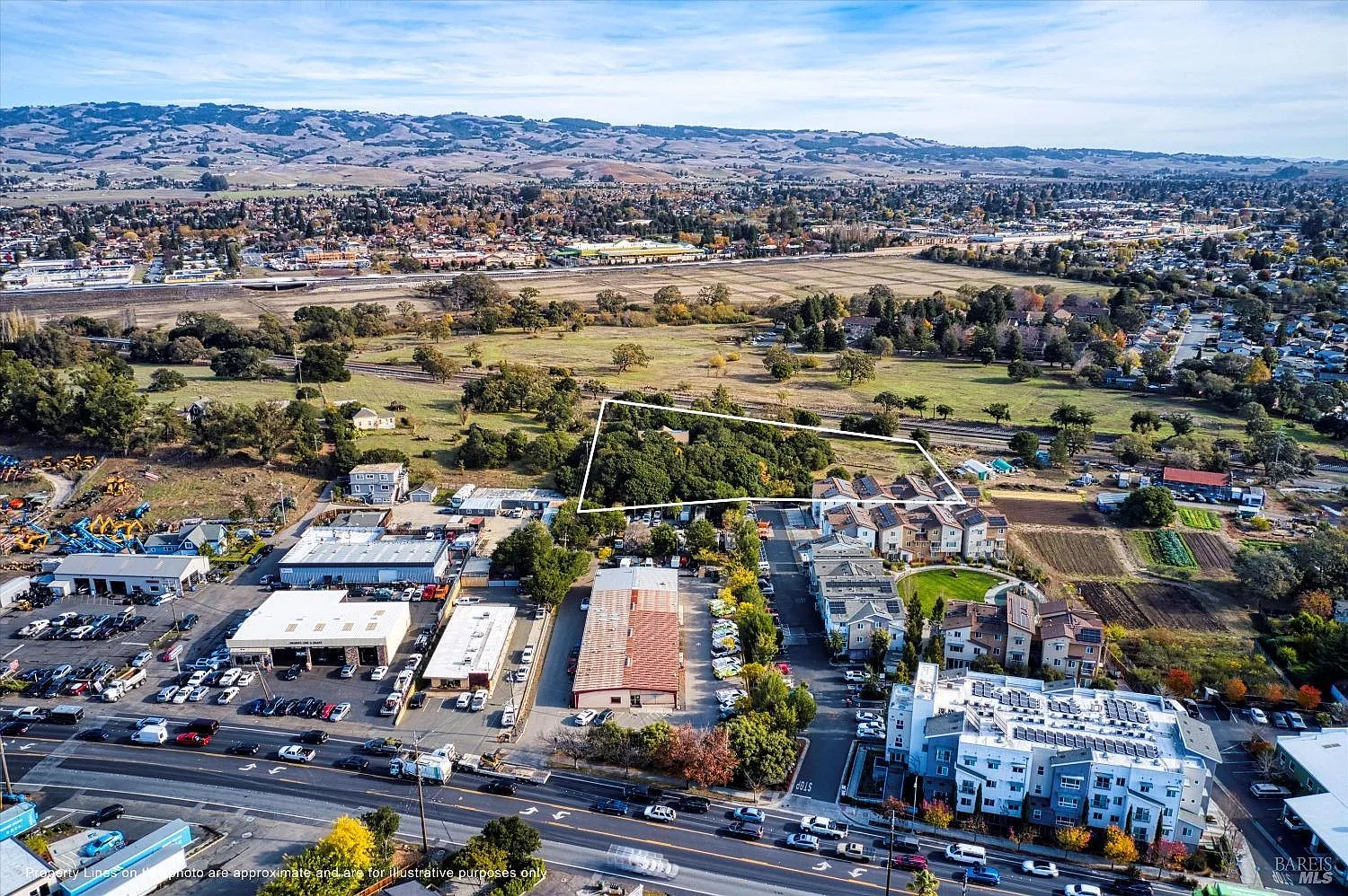 1252 Petaluma Boulevard N - in Petaluma, CA