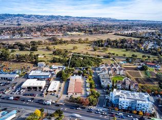 1252 Petaluma Blvd N, Petaluma, CA 94952