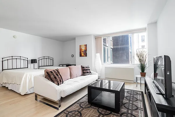 Sold by Compass | media 5