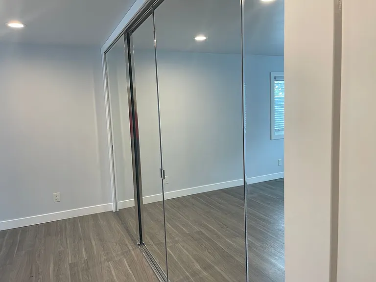 500 N Clementine St — Photo 17