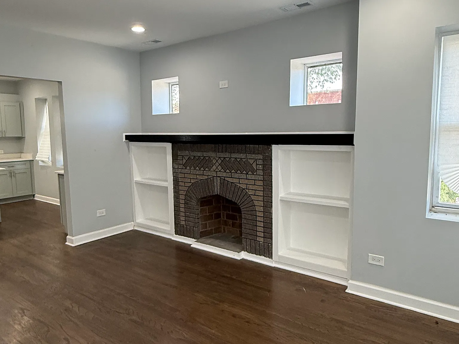 3 bed, $1,800 — Photo 2