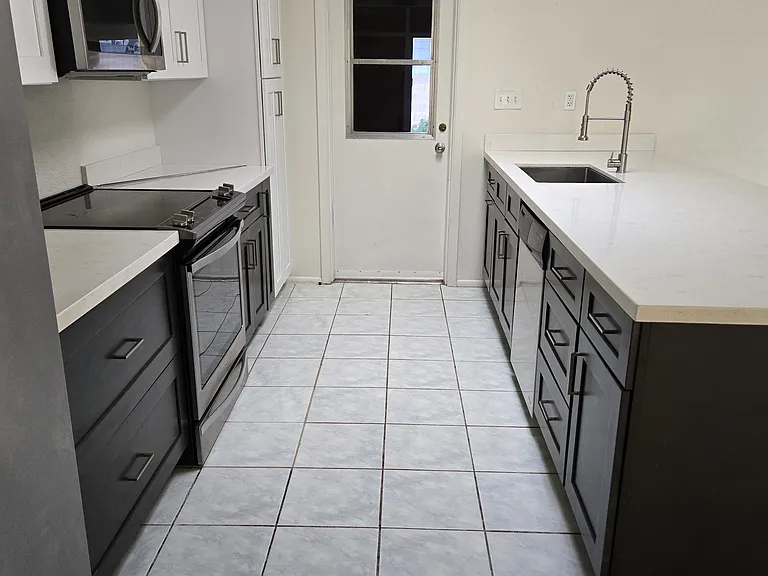 1144 E Palmcroft Dr — Photo 13