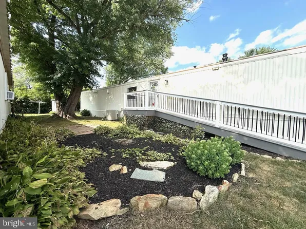 408 Lauren Ln, Coatesville, PA 19320