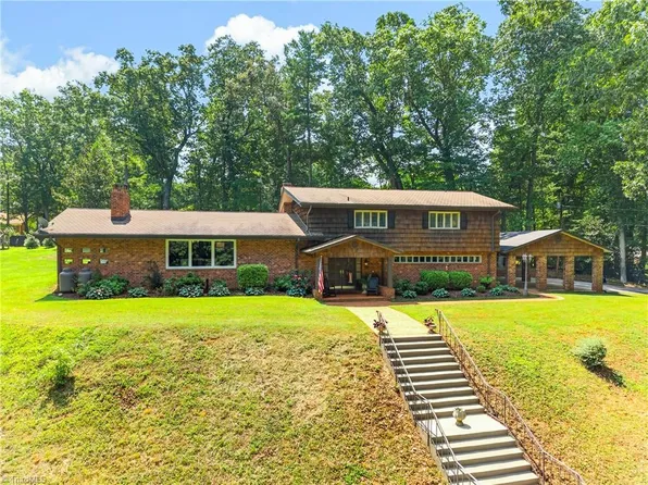 1941 Oak Dr, Asheboro, NC 27205