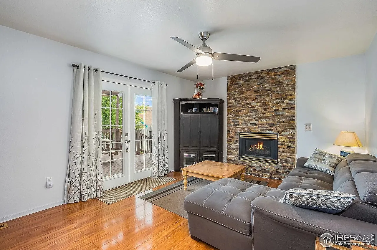 4 bed, 3.5 bath, 2268 sqft, $2,600 — Photo 3