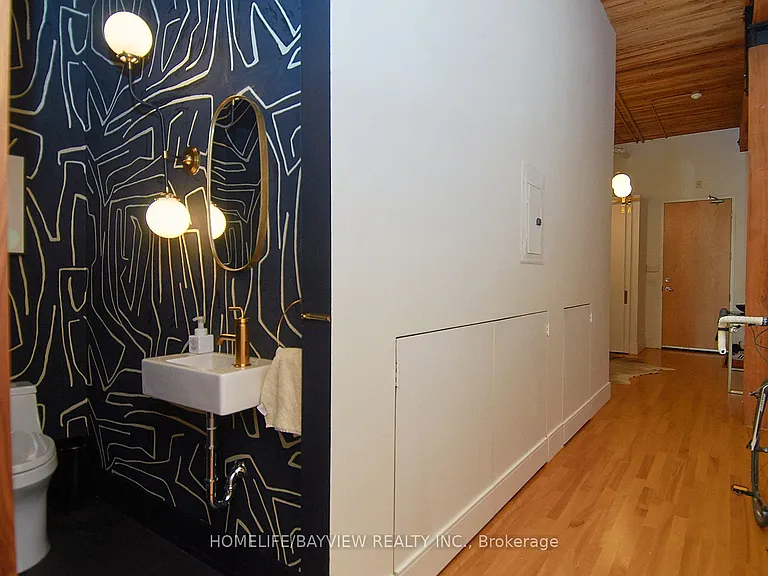 993 Queen St W #203 — Photo 36
