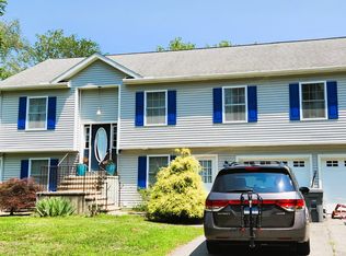 232 Roxbury Rd, Niantic, CT 06357