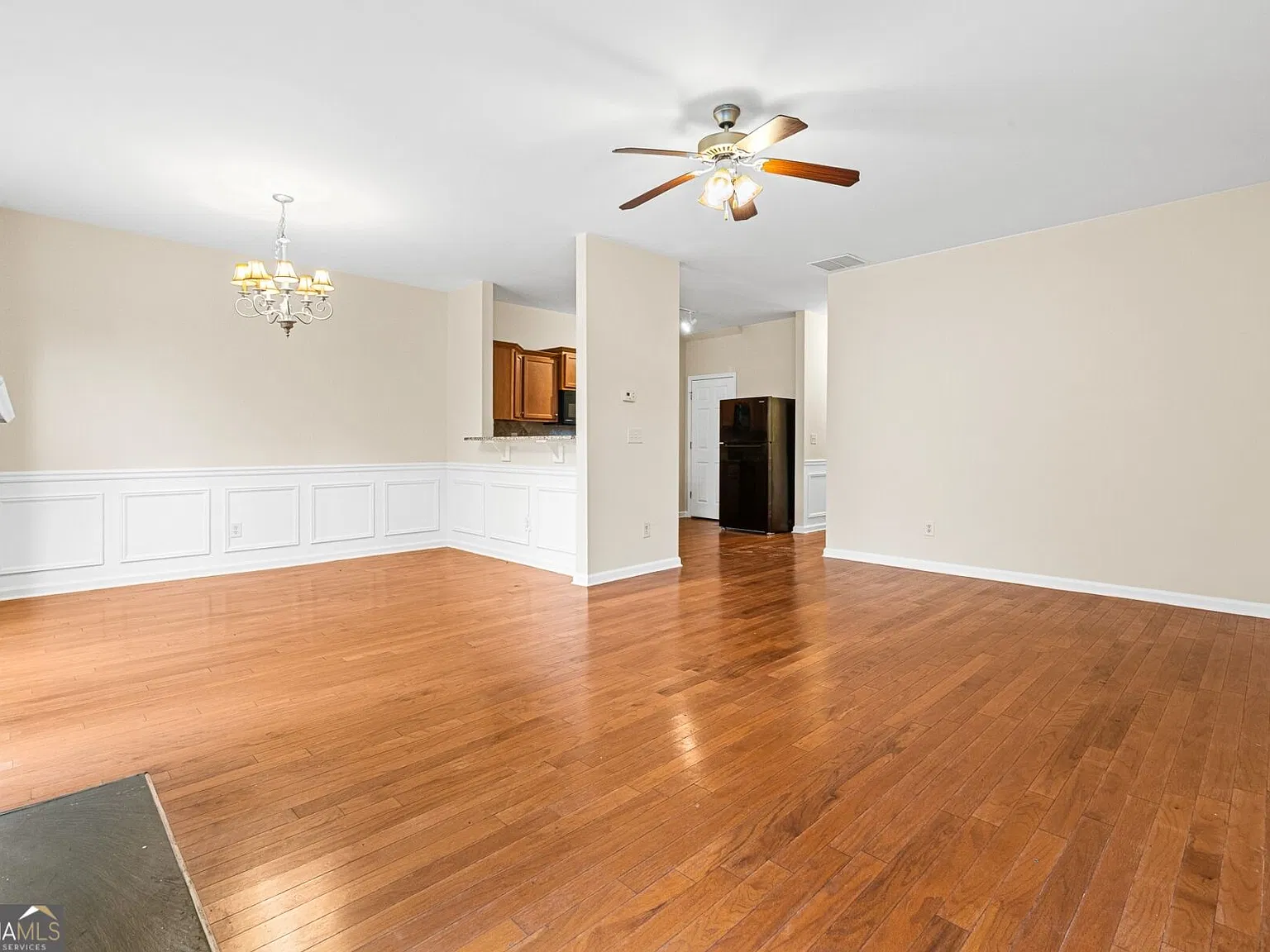 3 bed, 2.5 bath, 1524 sqft, $1,695 — Photo 3
