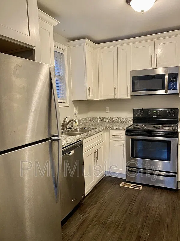 2 bed, 1.5 bath, 850 sqft, $1,795 — Photo 3