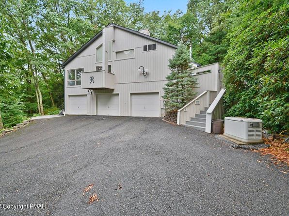214 Cobble Creek Dr, Tannersville, PA 18372