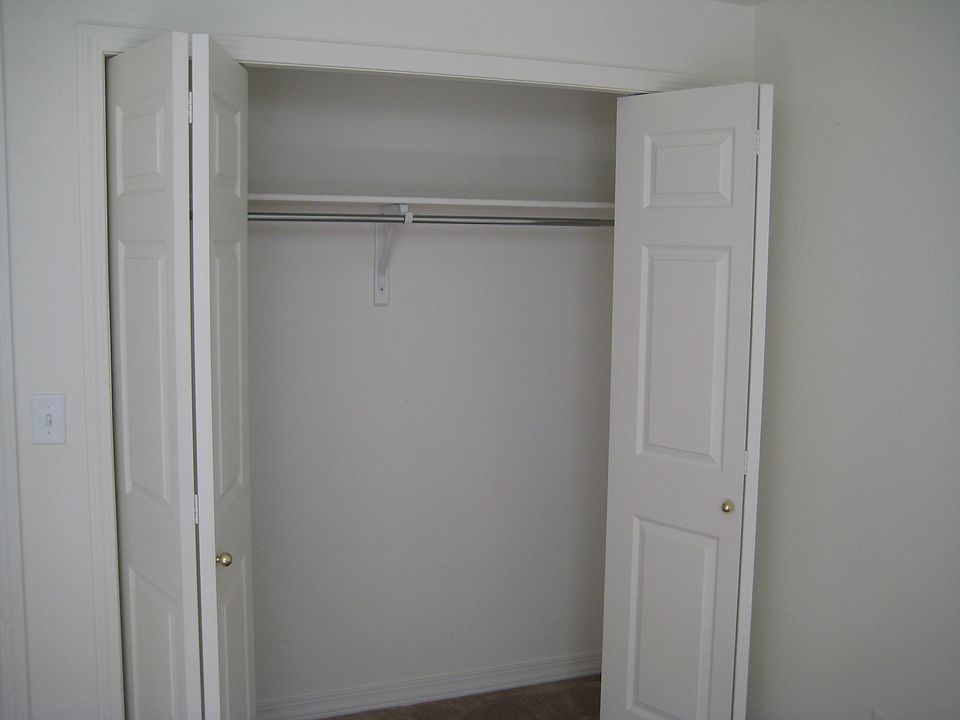 2nd bedroom closet