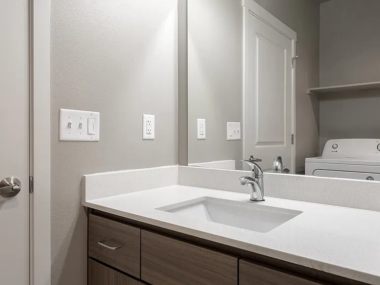 Bathroom/Laundry Bathroom/Laundry