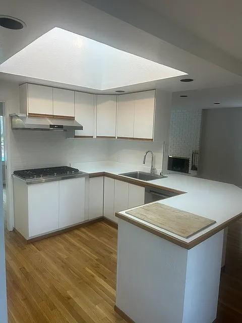 4 bed, 2200 sqft, $8,125 — Photo 3