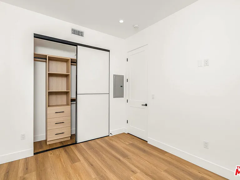2204 1/2 Carmona Ave — Photo 14