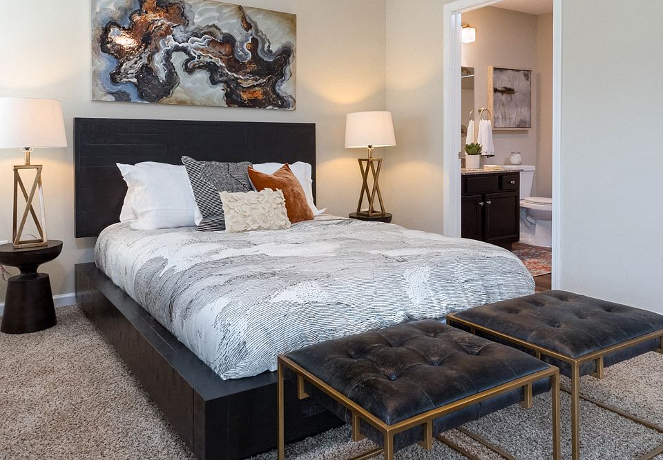 Large Main Bedroom with Attached Bathroom