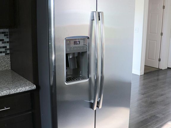 4th image of 10122 Mansel Ave #1