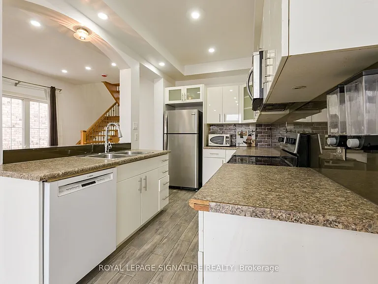 96 Highgate Dr #UPPER LEVEL A — Photo 20