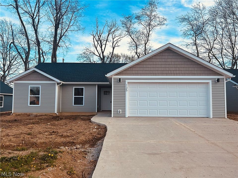 1st image of 135 Brushwood Dr