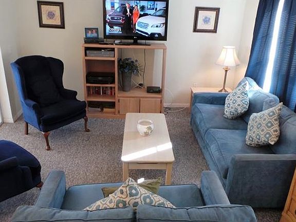 4th image of 132 Hills Bay Dr