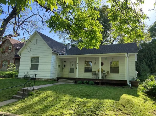 121 S Willis Ave, Independence, MO 64050