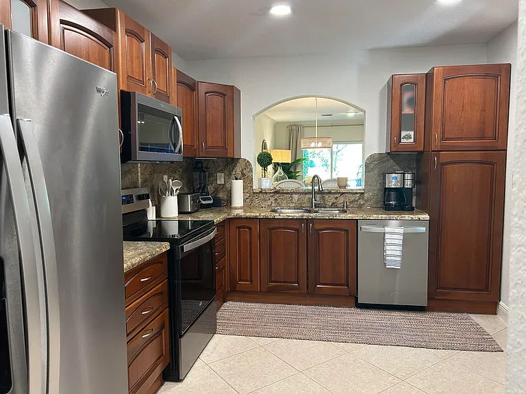 12768 Westhampton Cir — Photo 31