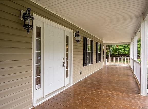 3rd image of 4017 Cherrybrook Dr