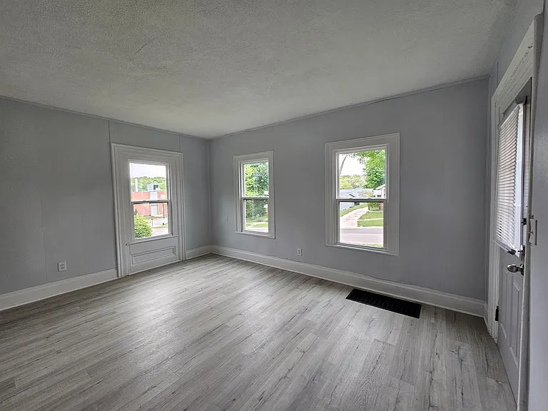 117 N Grant St — Photo 9
